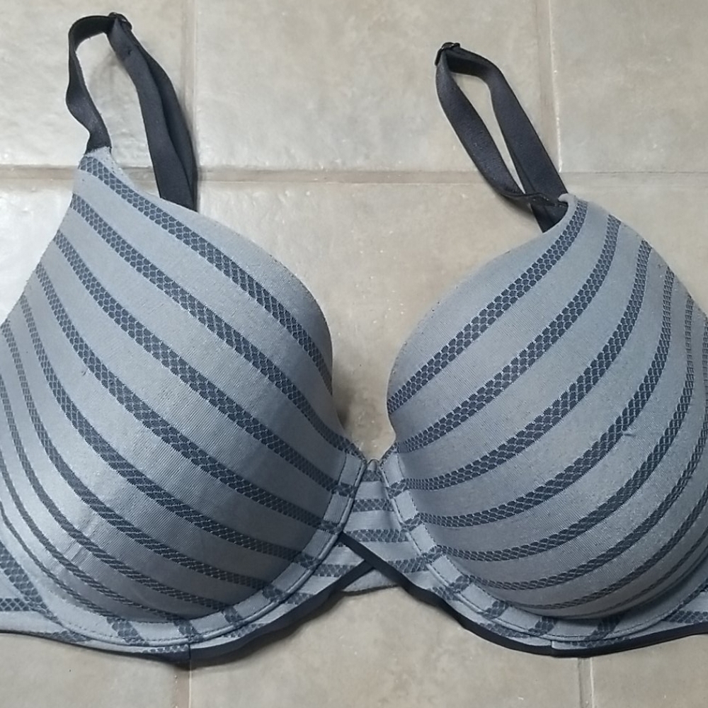 Victoria's Secret Uplift bra